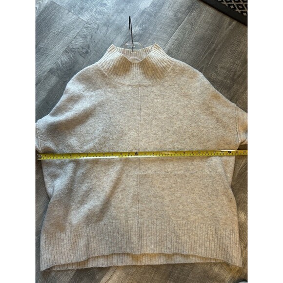 Vince Camuto Ribbed Neck Sweater Size Large Neutral - Picture 2 of 9